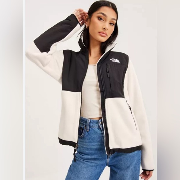 The North Face Women’s Denali jacket - Picture 10 of 11